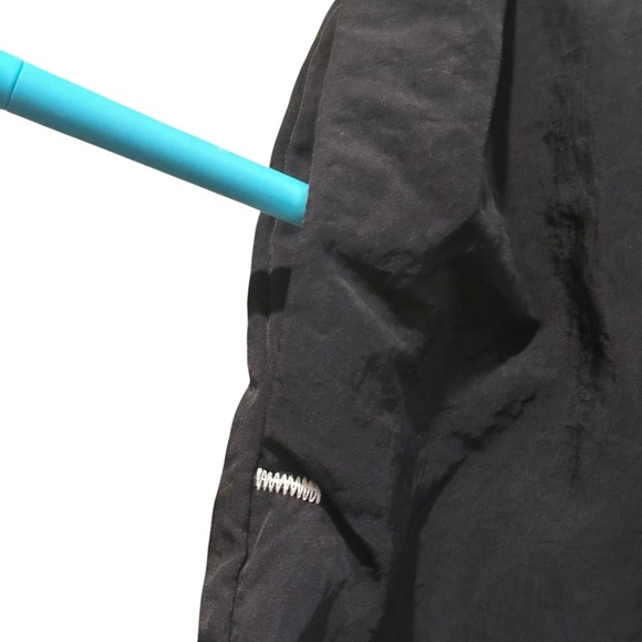 Nike Women's Swoosh Woven Easy Shorts Black Size XS DM6752-010 - Picture 4 of 9